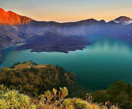 Destinasi Wisata Alam Indonesia yang Harus Kamu Kunjungi